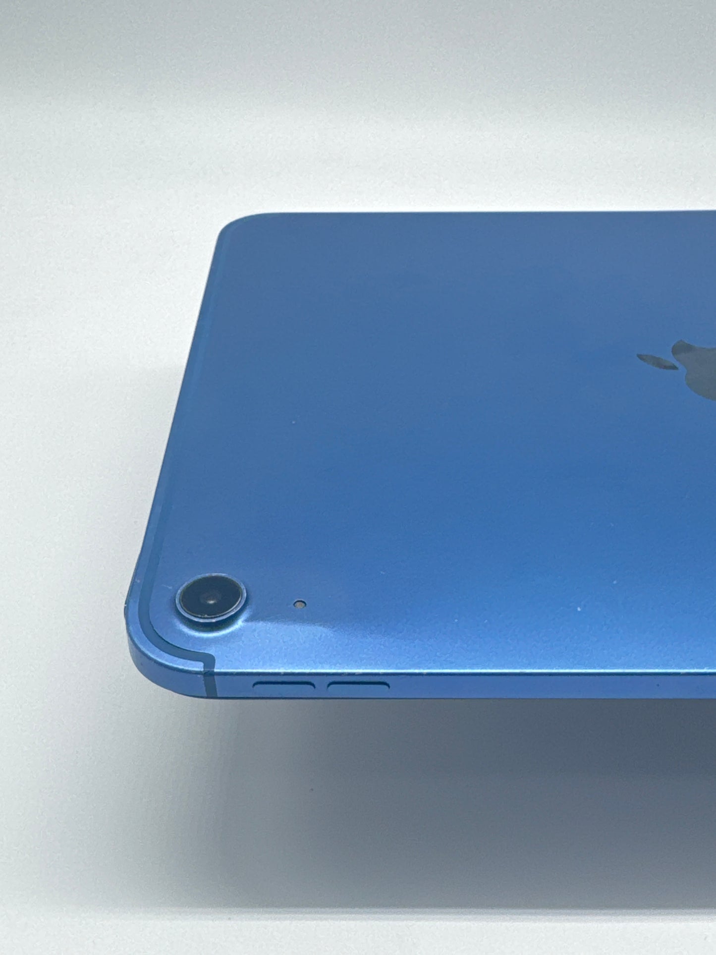 Apple iPad 10th Gen A2757 64GB WiFi Cellular Blue Cracked Screen