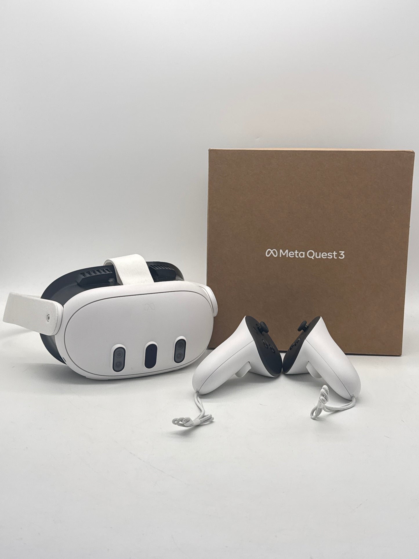 Meta Quest 3 S3A 512GB VR Headset White w/ Controllers Box Used Grade A