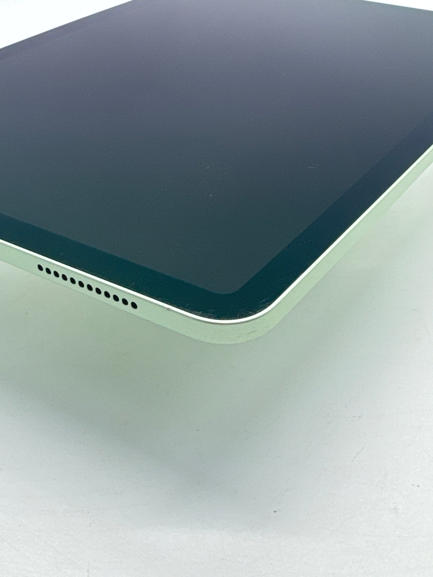 Apple iPad Air 4th Gen 64GB Wi-Fi Only Green A2316 MYFR2LL/A Cracked Screen