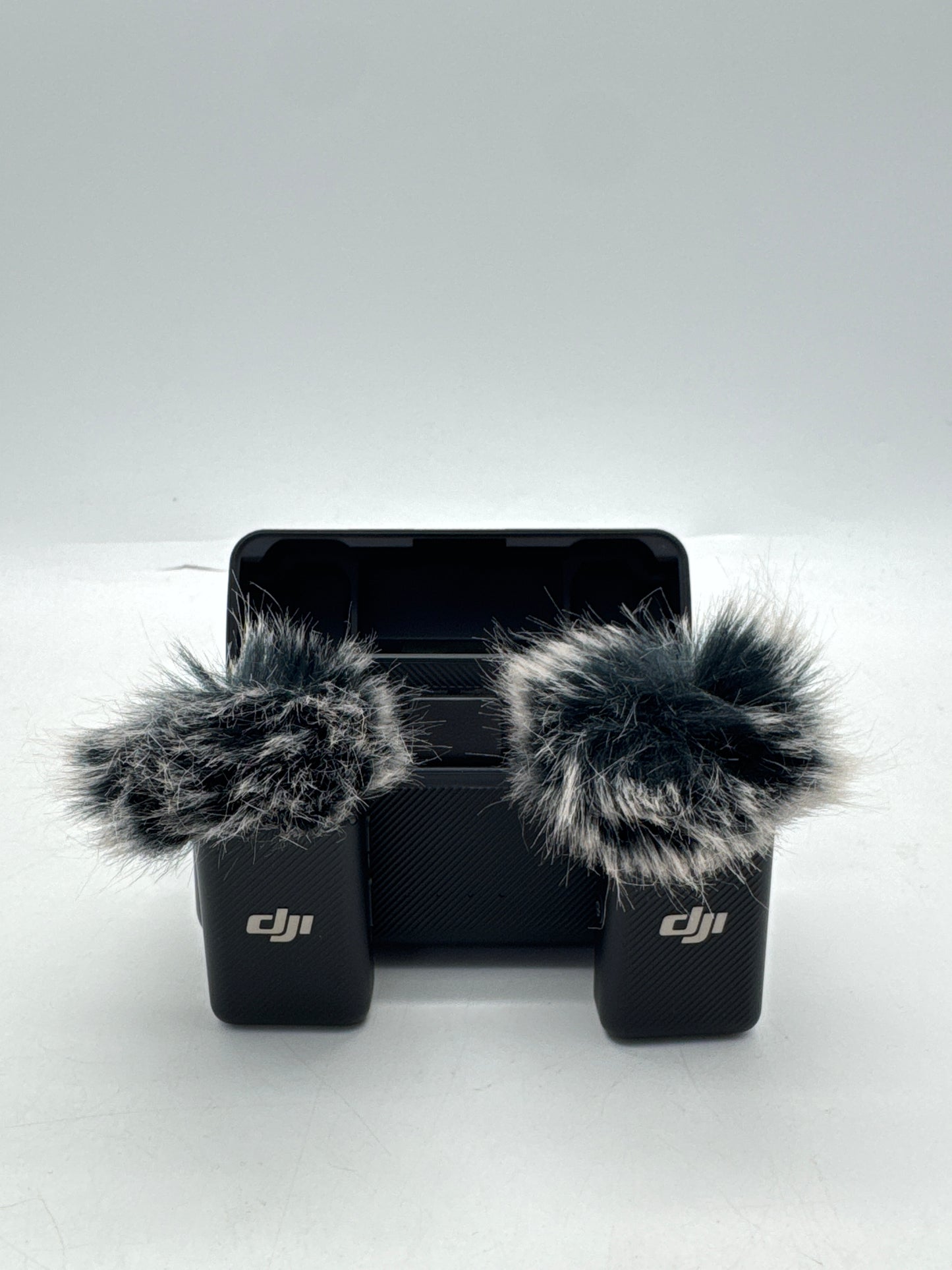 DJI Mic Dual Transmitter 2TX 1RX Charging Case Wireless Microphone System