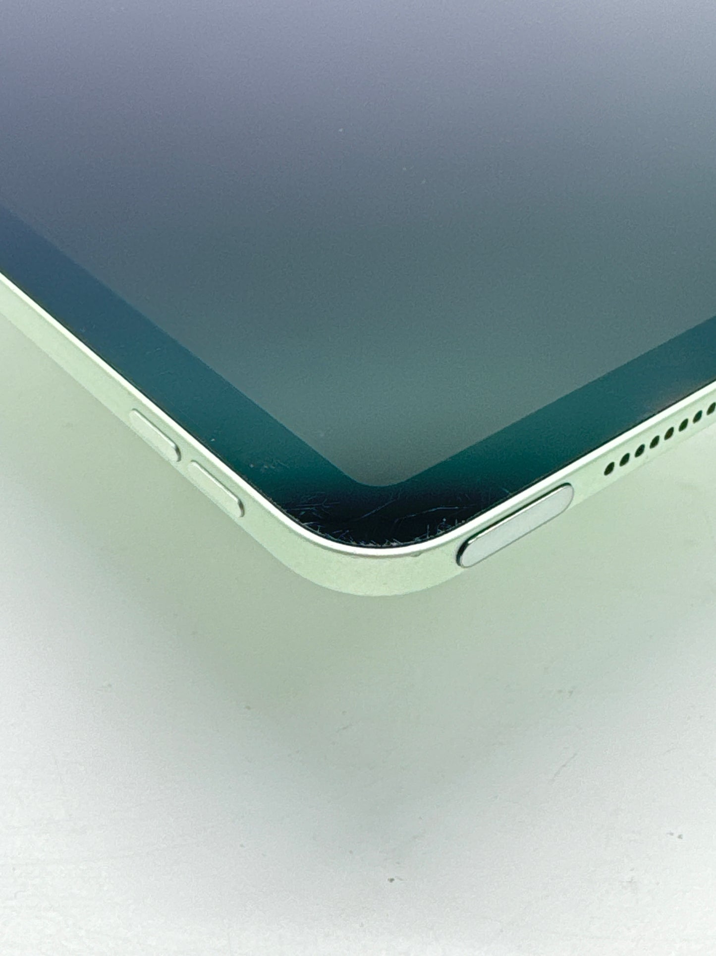 Apple iPad Air 4th Gen 64GB Wi-Fi Only Green A2316 MYFR2LL/A Cracked Screen