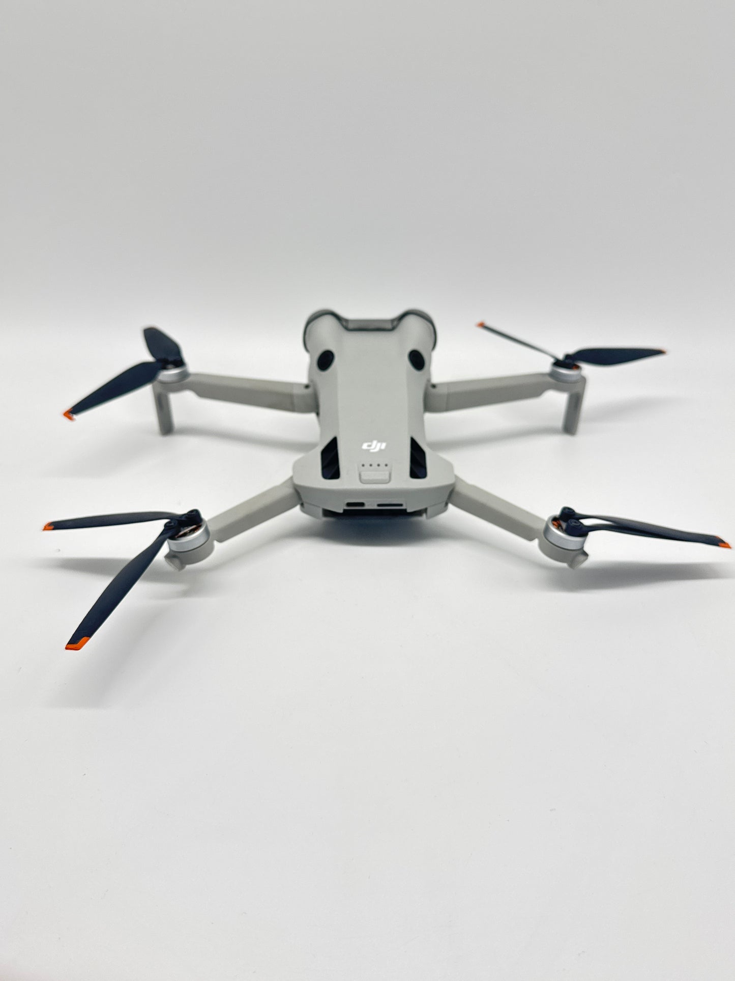 DJI Mini 4 Pro Fly More Combo RC331 Drone Gray w/ RC 2 Remote