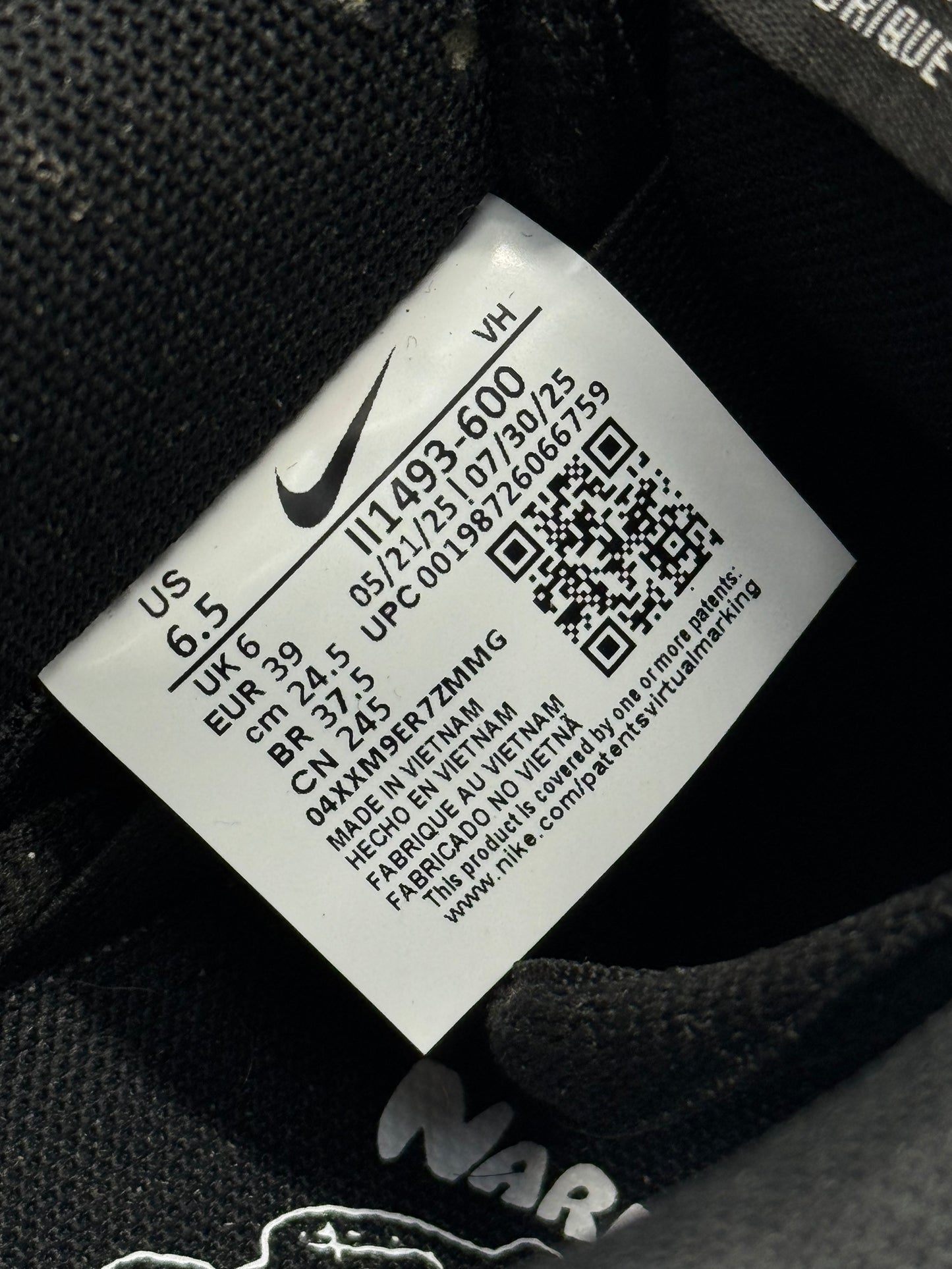 Nike SB Dunk Low Nardwuar Sneakers Plaid Multi Color