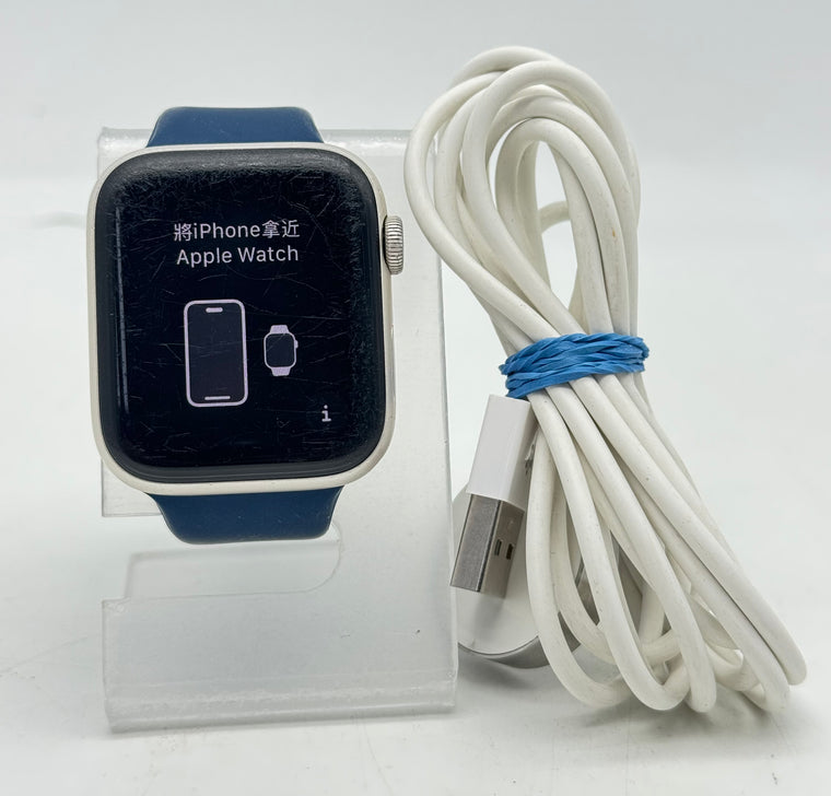 Apple Watch SE 2 A2723 44mm Silver Aluminum GPS w/ Band & Charger Used