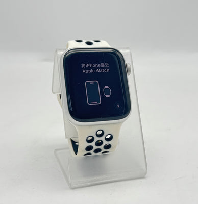 Apple Watch SE A2354 44mm GPS + Cellular Silver Aluminum Unlocked Used