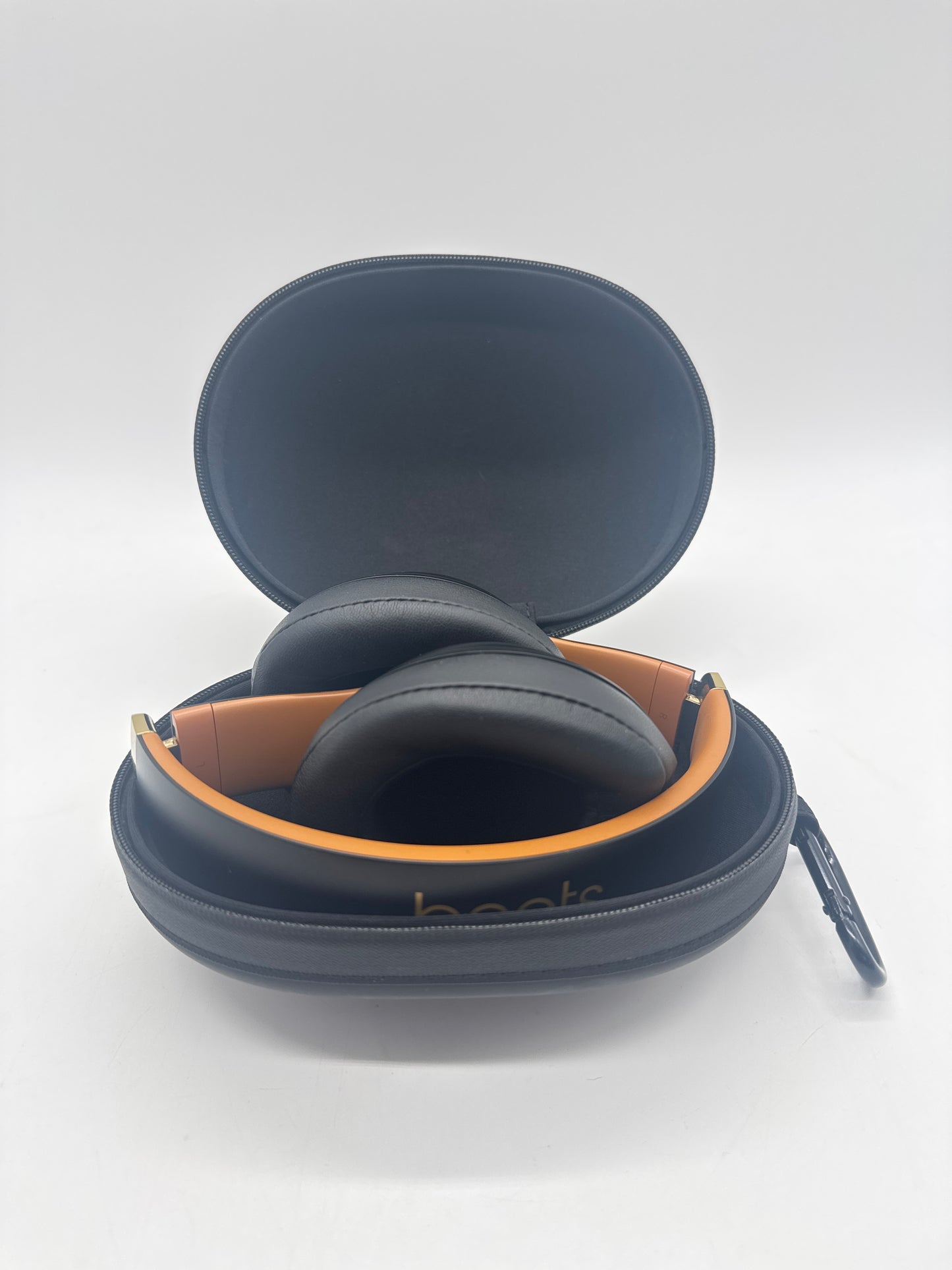 Beats Studio 3 Over the Ear Wireless Headphones A1914 Black