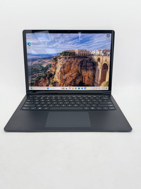 Microsoft Surface Laptop 4 1951 13.5" i5-1145G7 8GB 512GB Cracked Screen Works