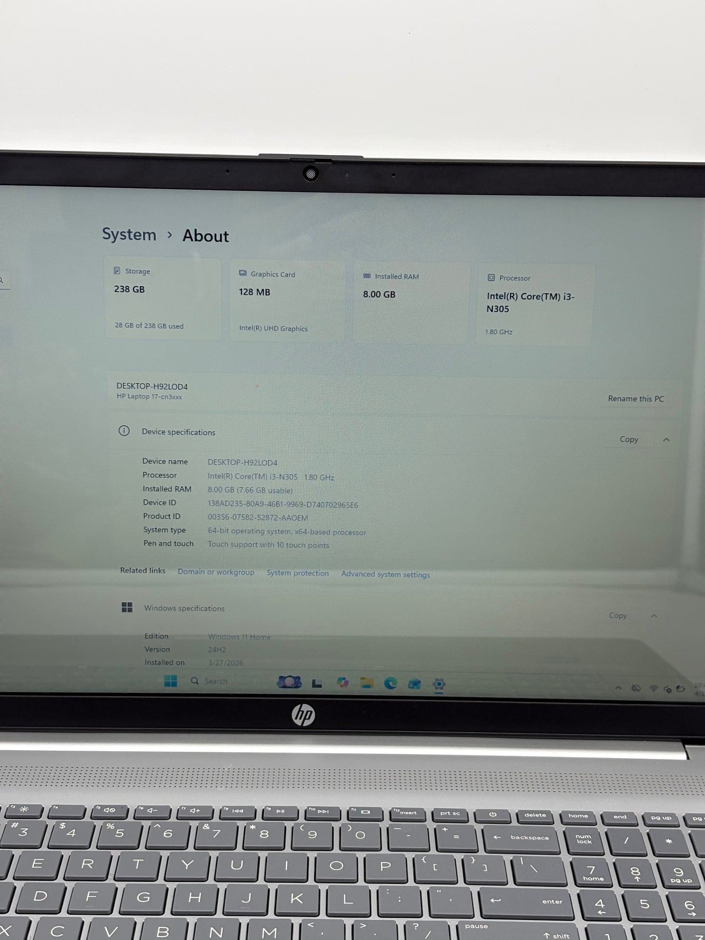 HP 17-cn3403nr 17.3-inch Intel Core i3 8GB RAM 128GB SSD Silver Laptop