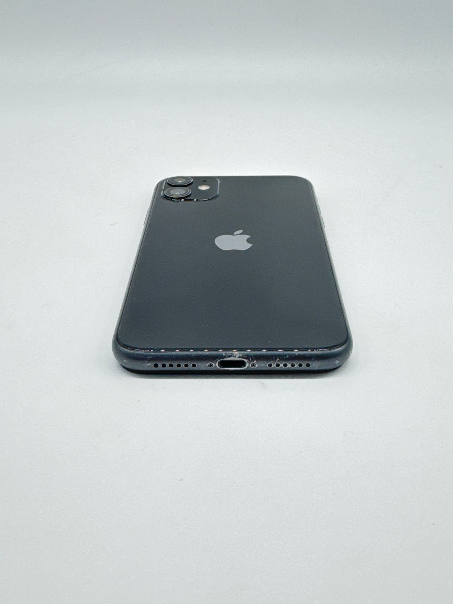 Unlocked Apple iPhone 11 64GB A2111 MWK02LL/A READ
