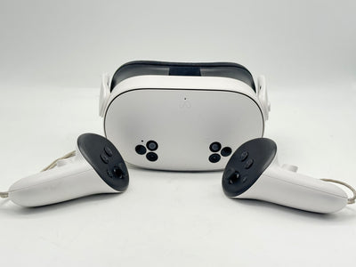 Meta Quest 3S VR Headset White w/ 2 Controllers Used