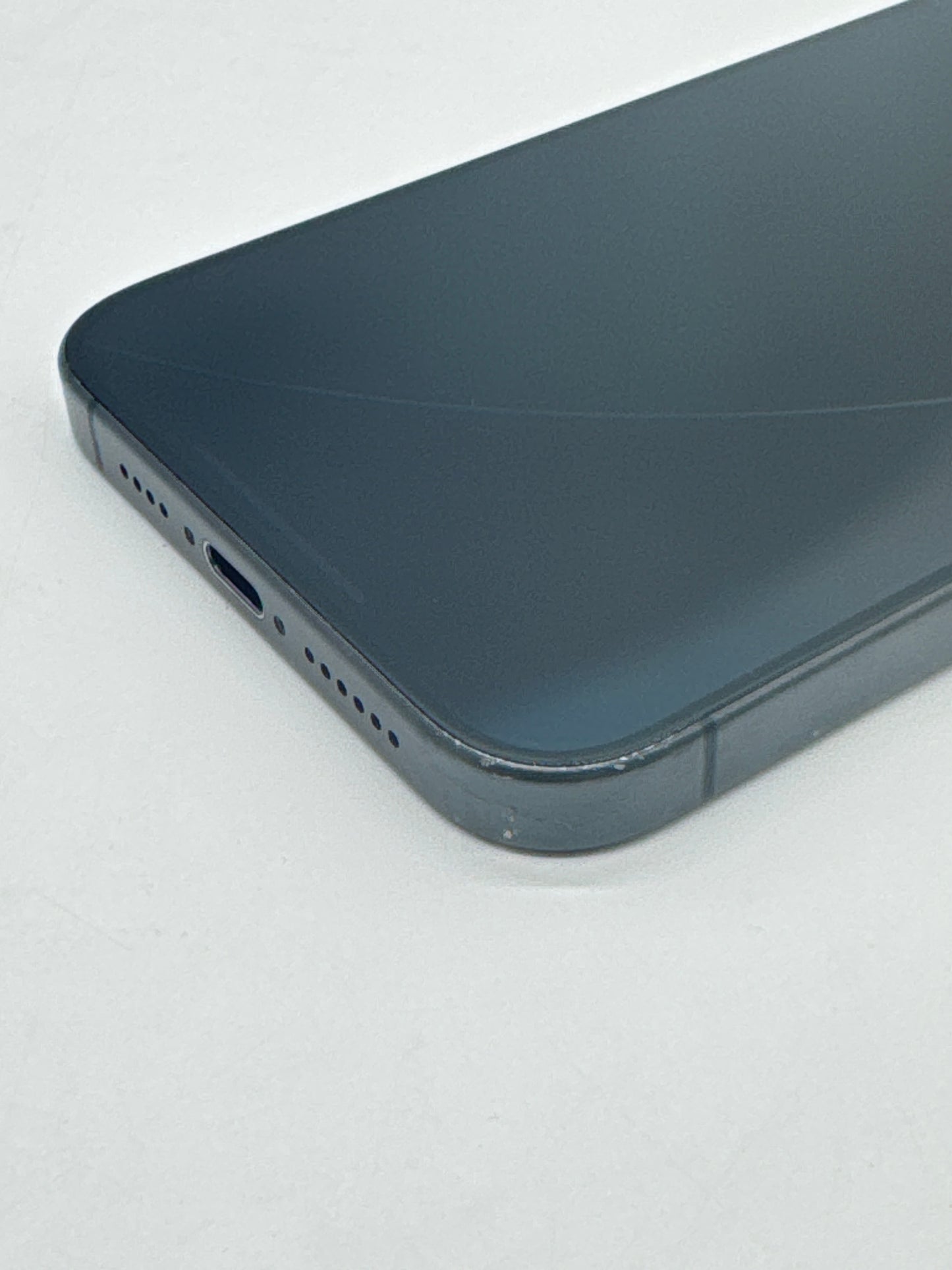 AT&T Apple iPhone 15 Pro Max 1TB Black Titanium 85%BH A2849