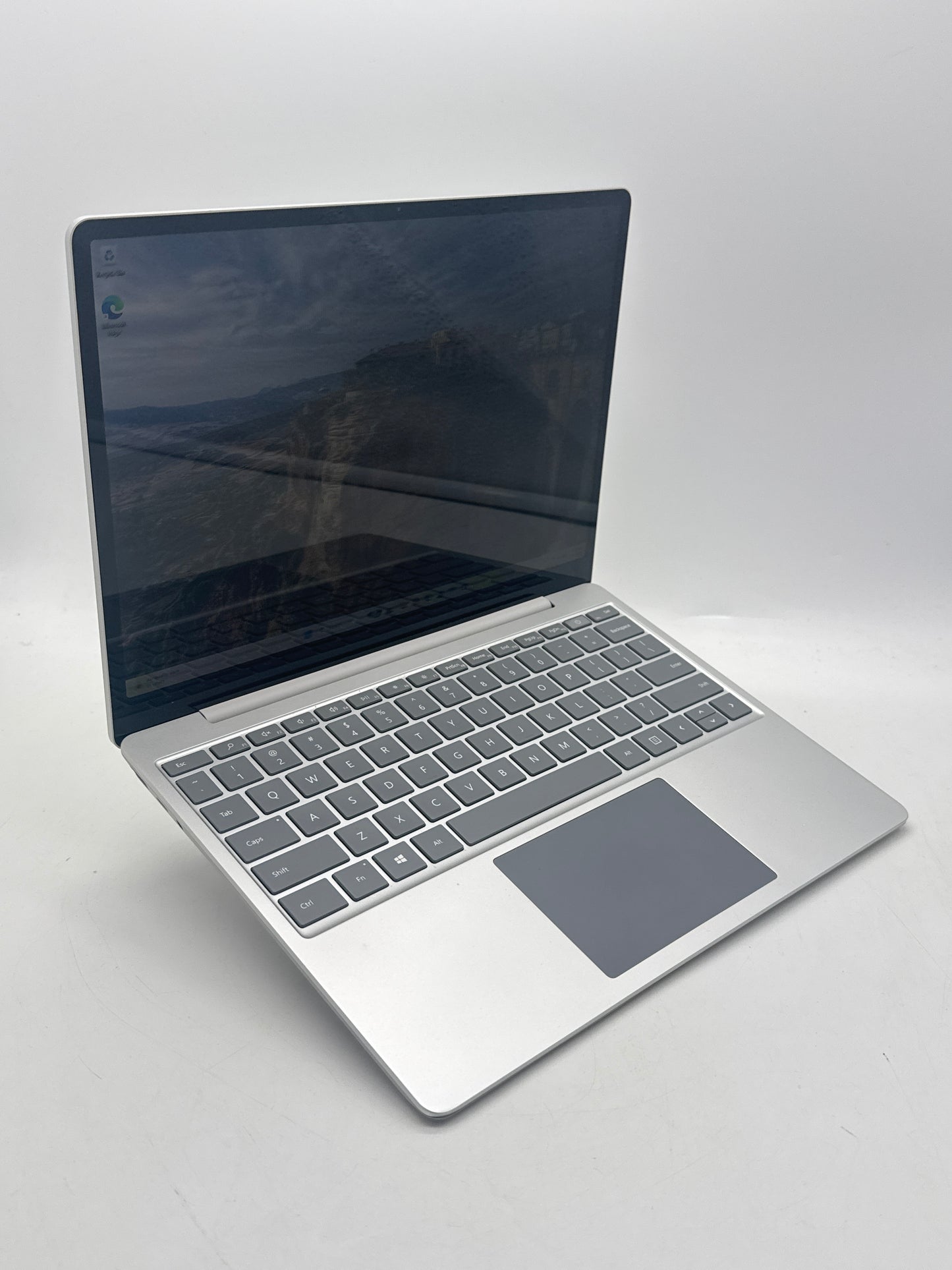 Microsoft Surface Laptop Go 1943 14-inch Core i5-1035G1 1.19Ghz 16GB 256GB Silver