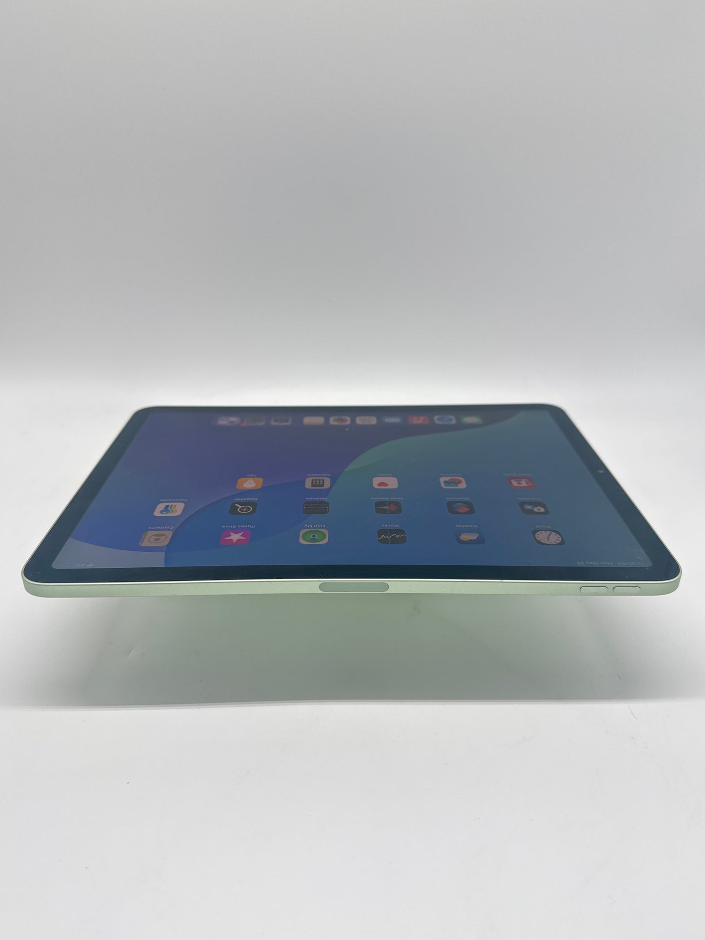Apple iPad Air 4th Gen 64GB Wi-Fi Only Green A2316 MYFR2LL/A Cracked Screen
