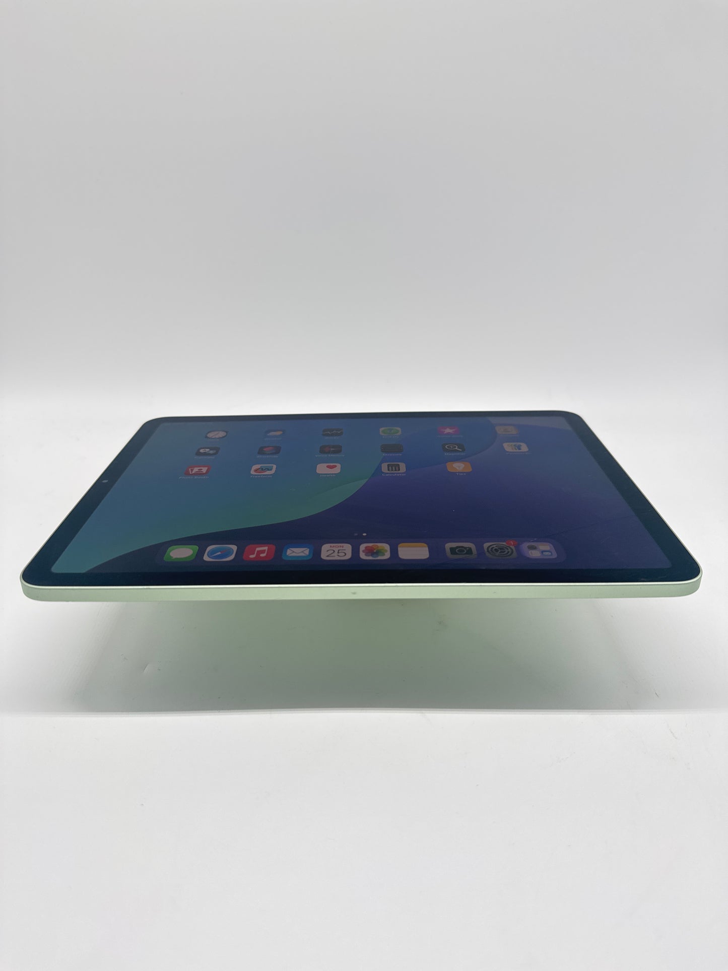 Apple iPad Air 4th Gen 64GB Wi-Fi Only Green A2316 MYFR2LL/A Cracked Screen