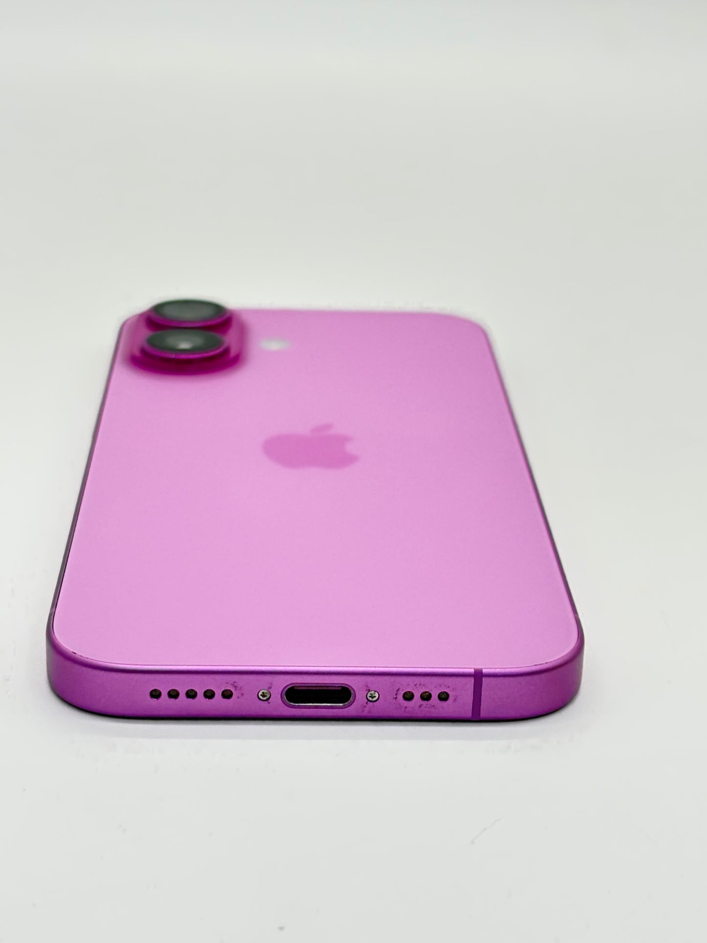 AT&T Apple iPhone 16 6.1" 128GB 100% Battery Health A3081 Pink