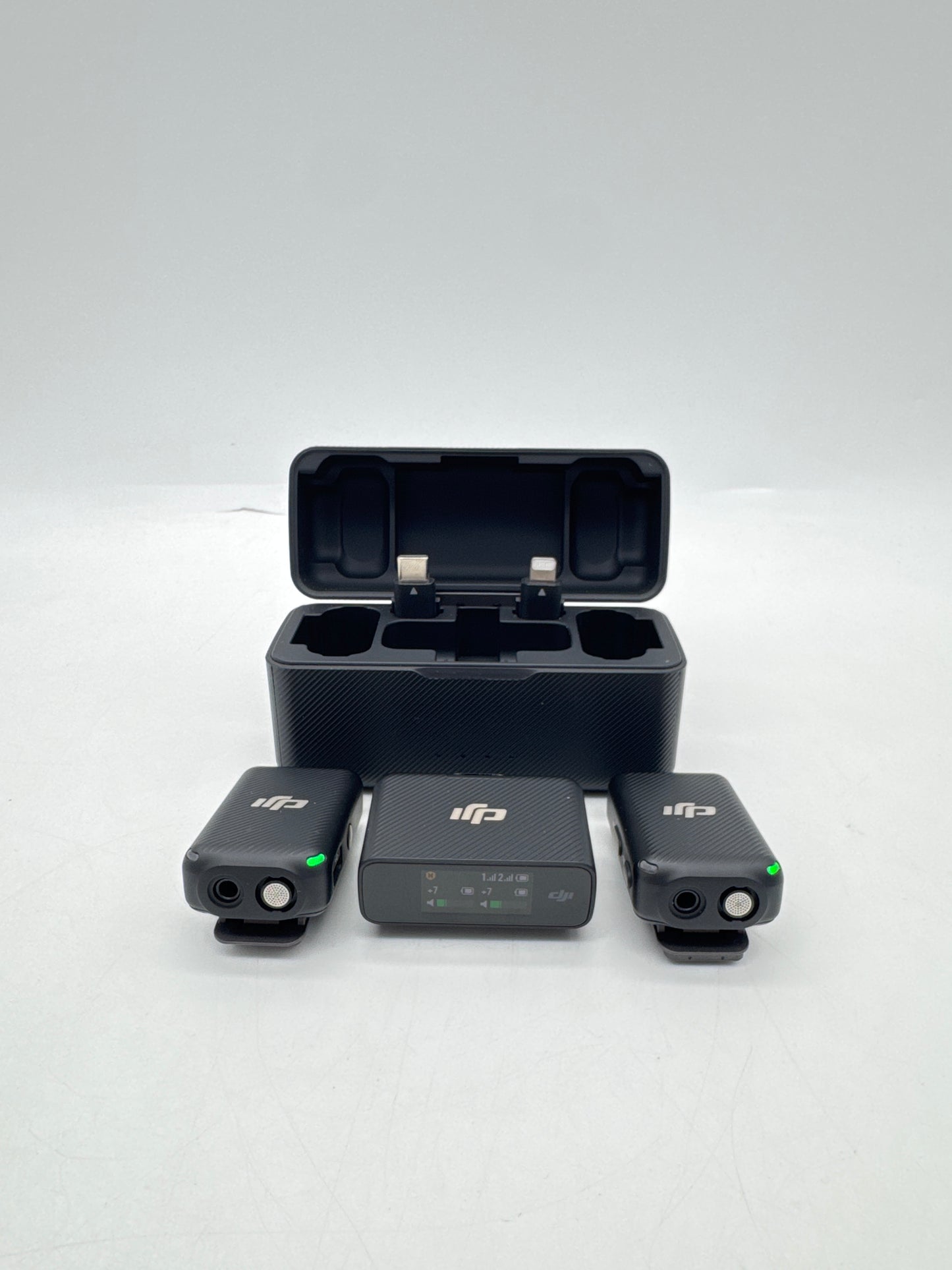 DJI Mic Dual Transmitter 2TX 1RX Charging Case Wireless Microphone System