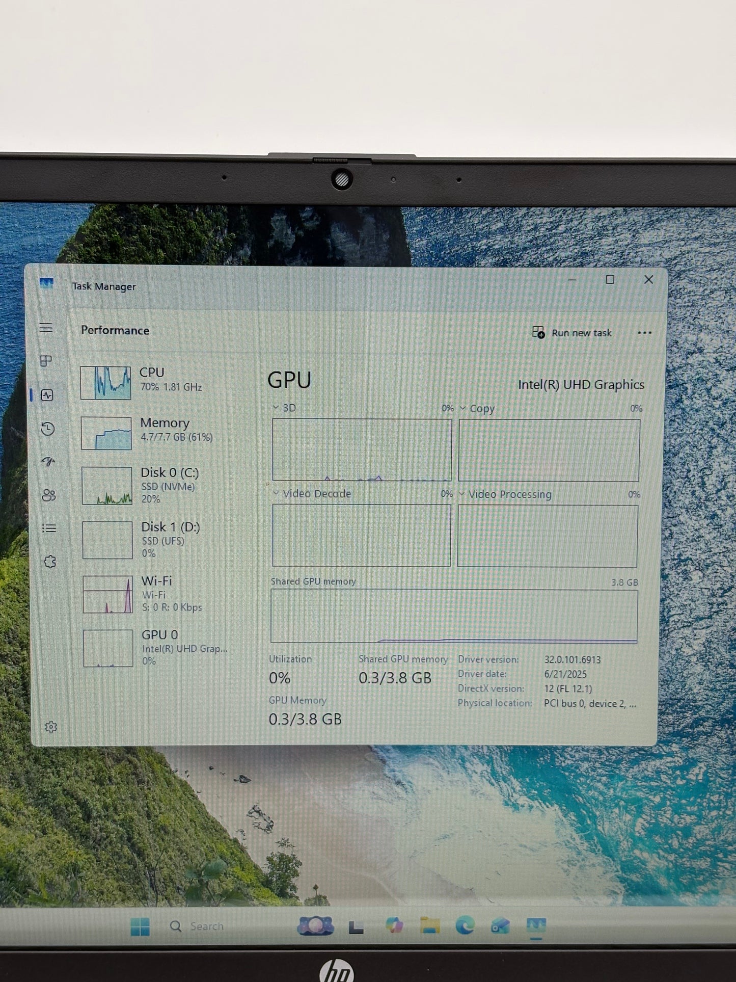 HP 17-cn3403nr 17.3-inch Intel Core i3 8GB RAM 128GB SSD Silver Laptop