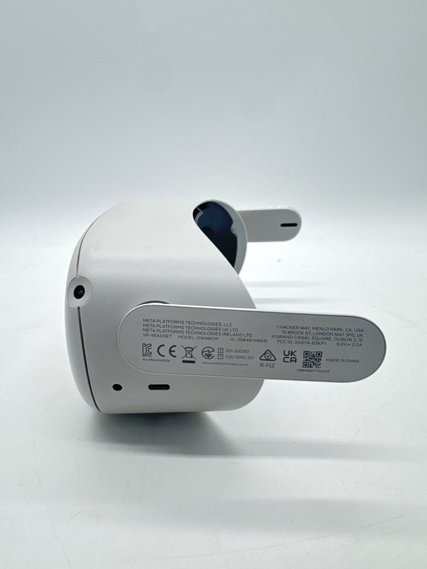 Meta Quest 2 VR Headset KW49CM White - Read