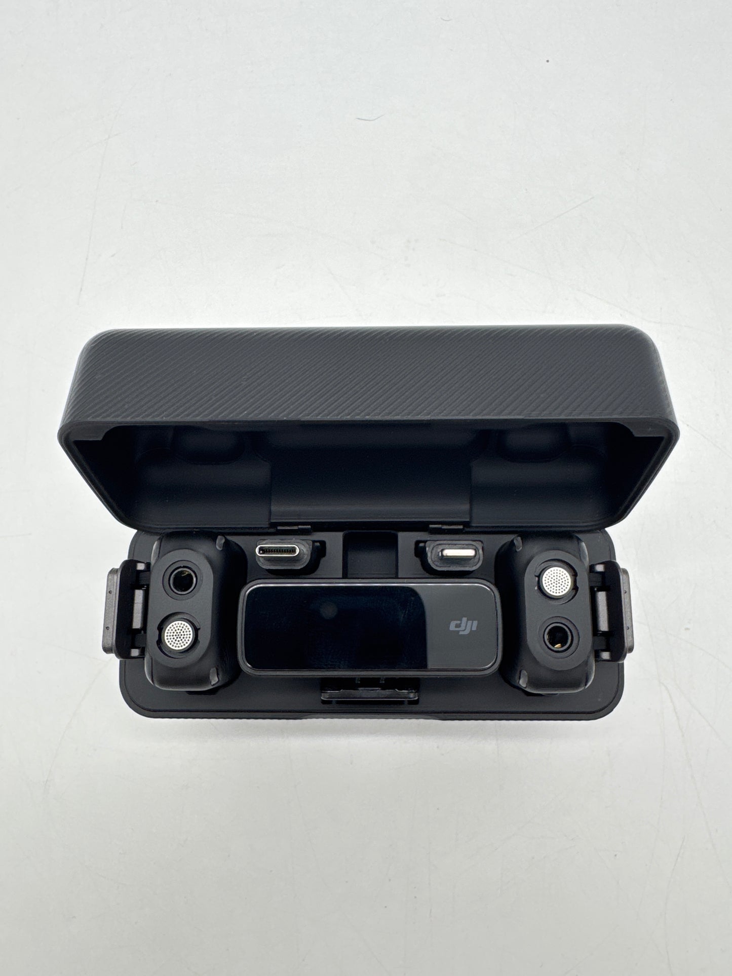 DJI Mic Dual Transmitter 2TX 1RX Charging Case Wireless Microphone System