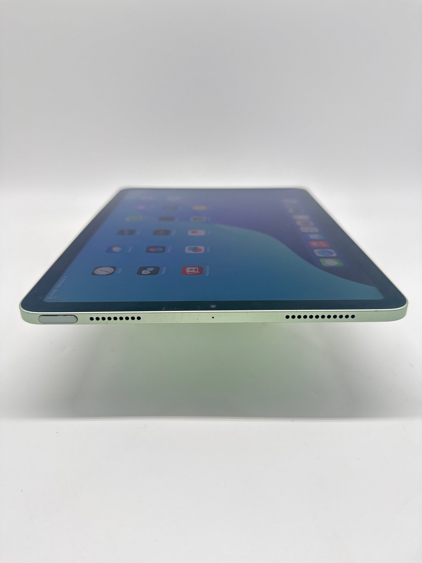 Apple iPad Air 4th Gen 64GB Wi-Fi Only Green A2316 MYFR2LL/A Cracked Screen