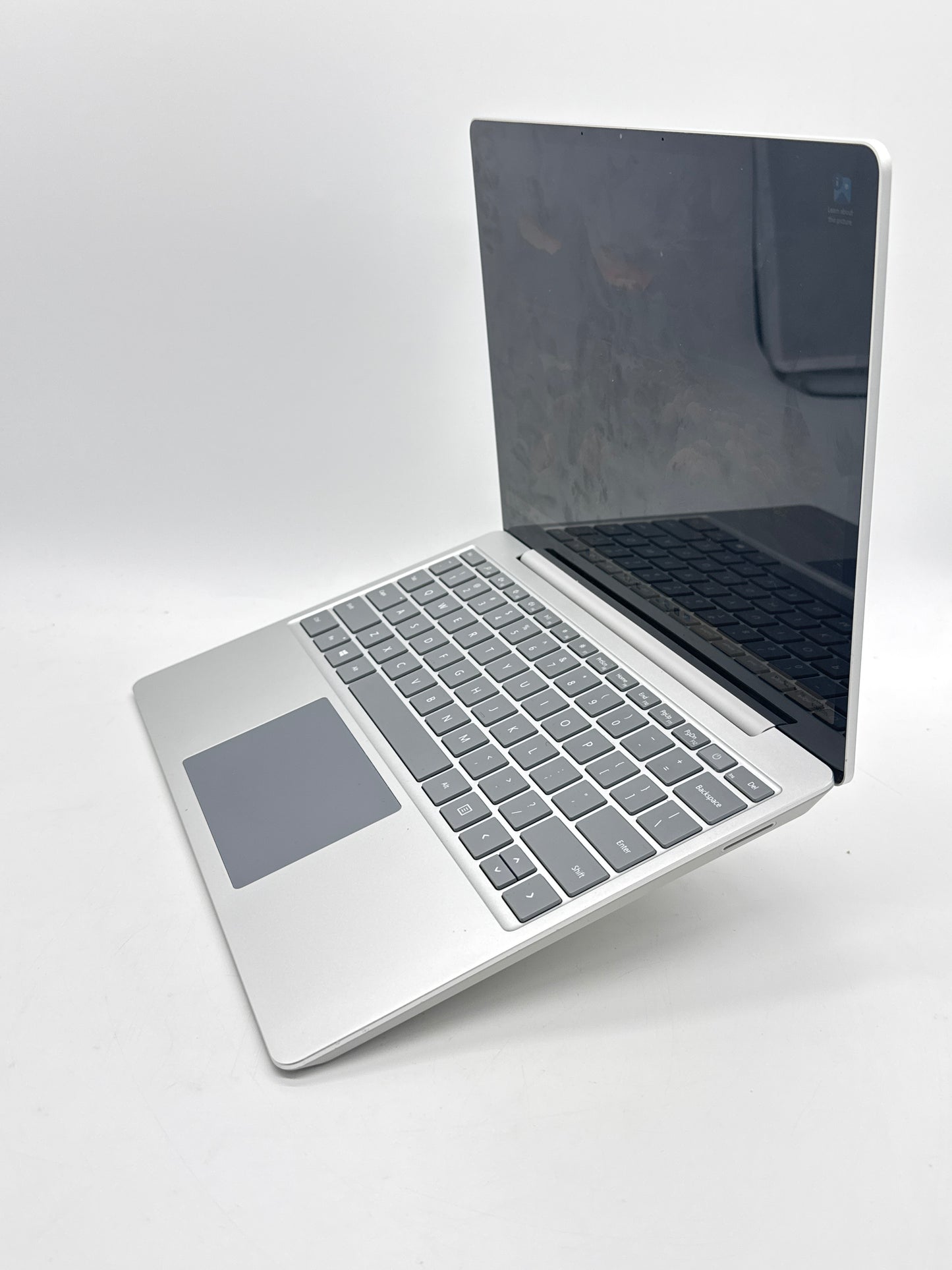 Microsoft Surface Laptop Go 1943 14-inch Core i5-1035G1 8GB 256GB Silver