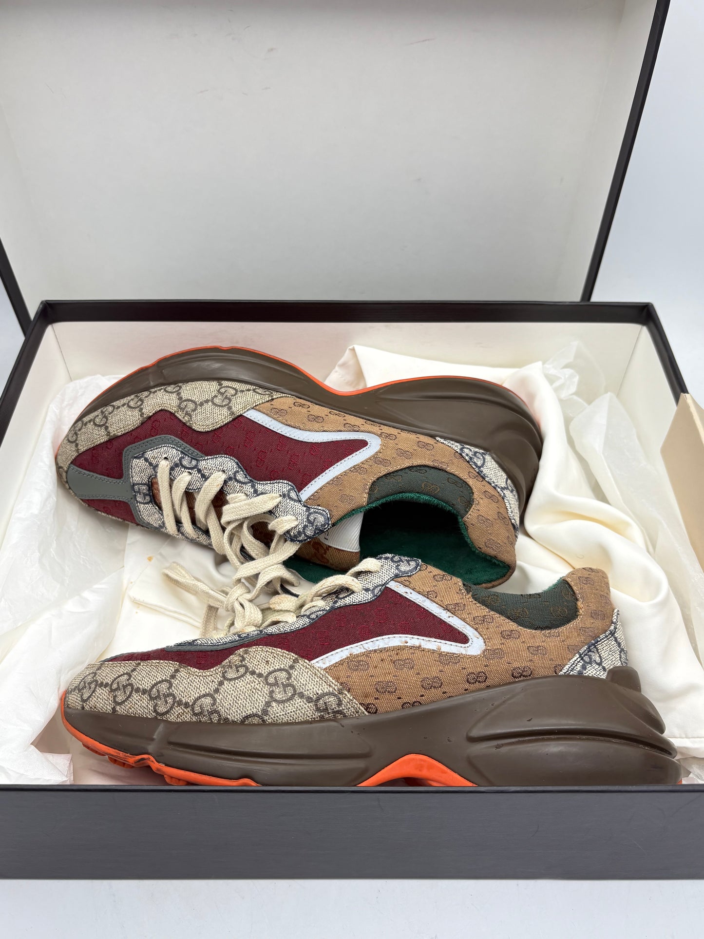 Gucci Rhyton GG Logo Leather Low Top Lace Up Sneakers