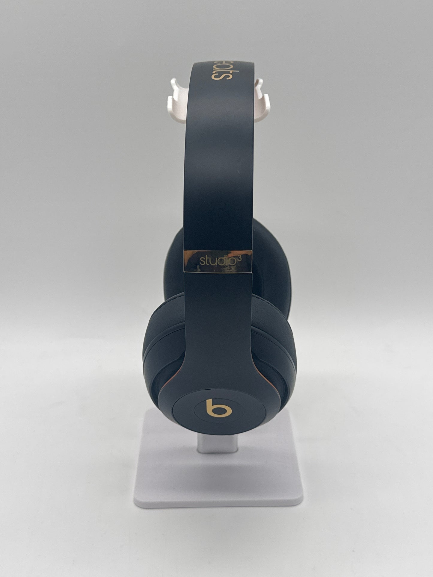 Beats Studio 3 Over the Ear Wireless Headphones A1914 Black