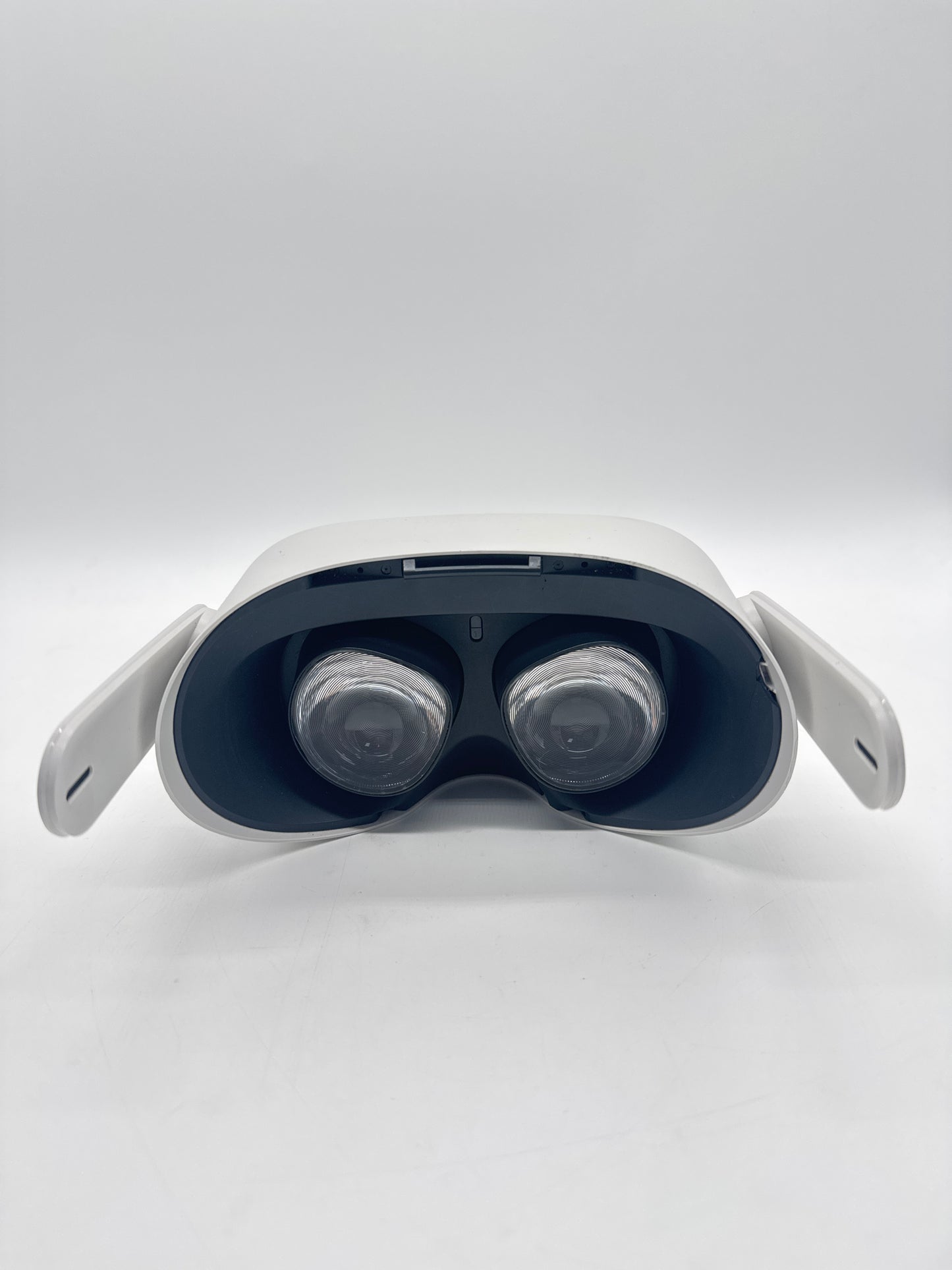 Meta Quest 2 VR Headset KW49CM White - Read