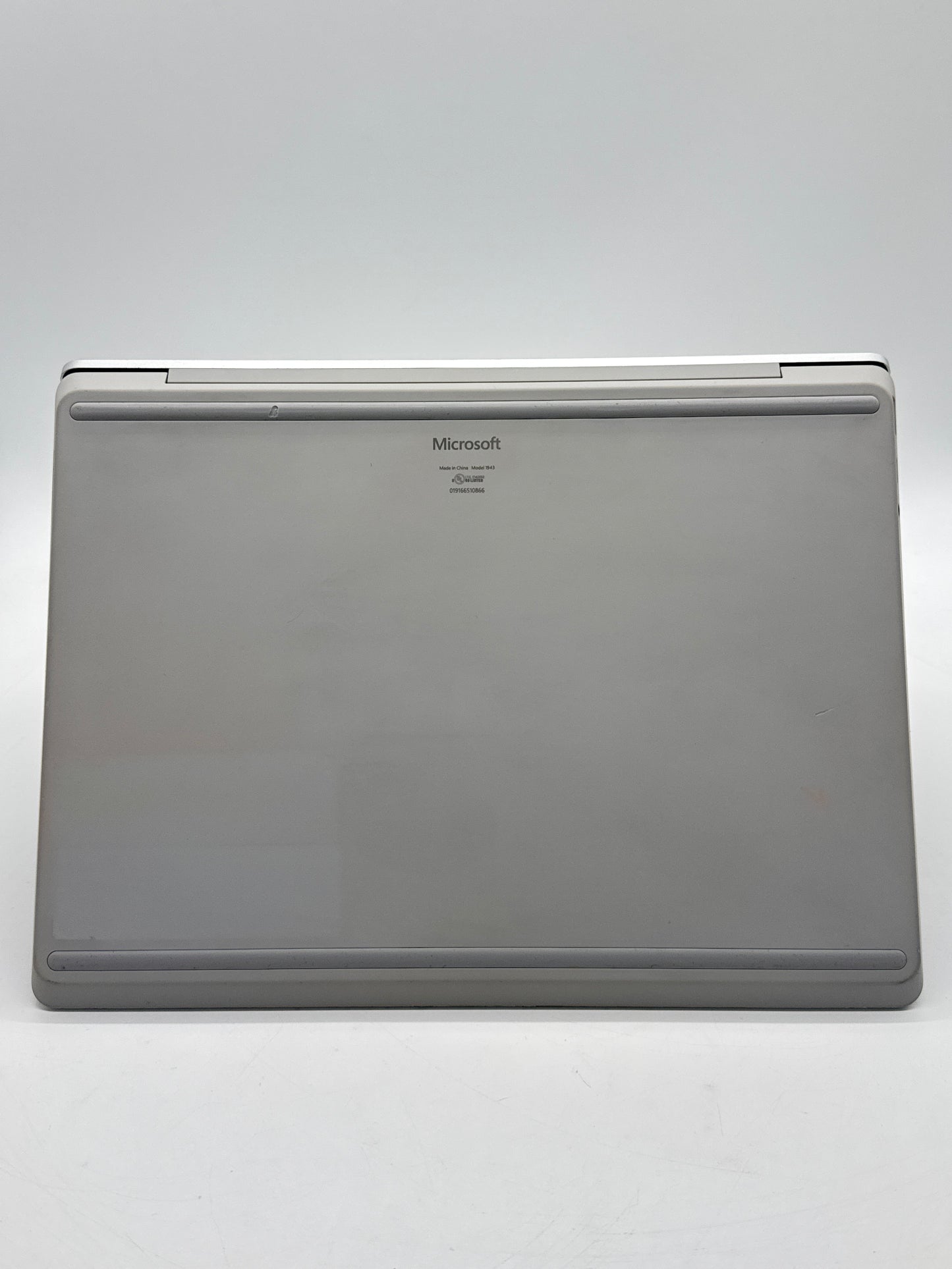 Microsoft Surface Laptop Go 1943 14-inch Core i5-1035G1 8GB 256GB Silver