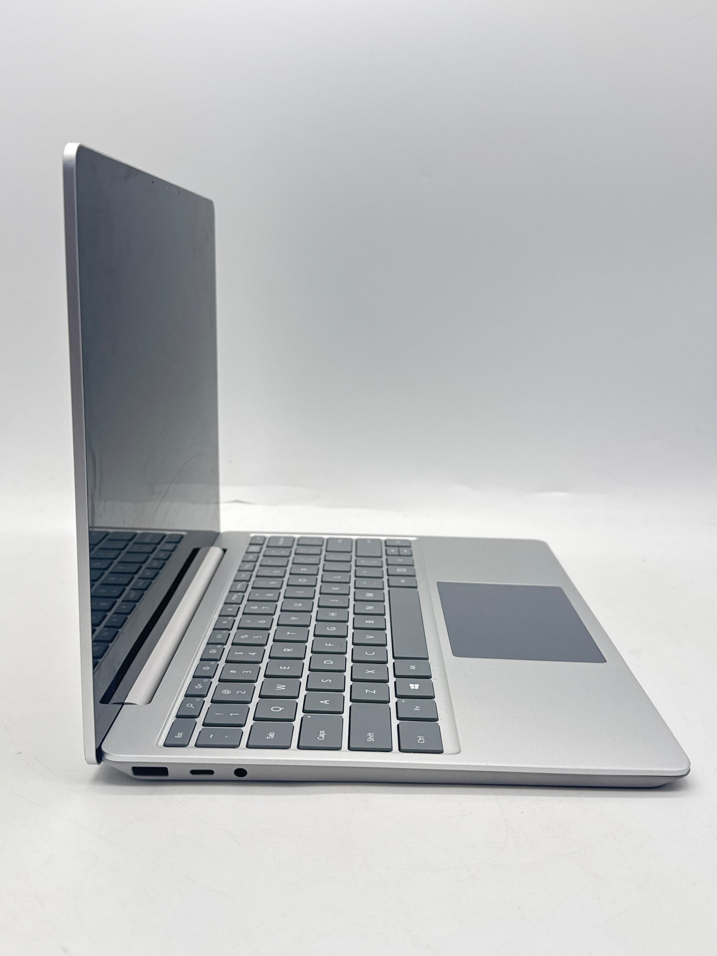 Microsoft Surface Laptop Go 1943 14-inch Core i5-1035G1 1.19Ghz 16GB 256GB Silver
